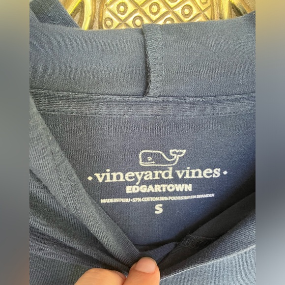 Vineyard vines long sleeve blue tee with lightweight hood - Picture 3 of 4
